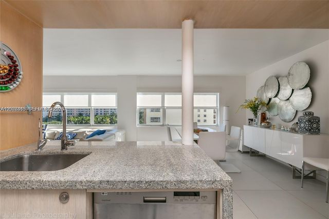 590 Ocean Drive 7C, Key Biscayne, FL 33149