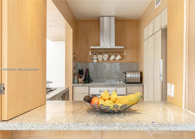590 Ocean Drive 7C, Key Biscayne, FL 33149