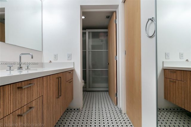 590 Ocean Drive 7C, Key Biscayne, FL 33149