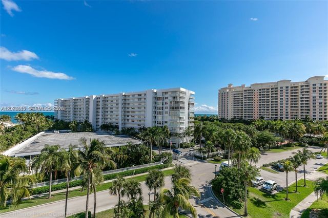 590 Ocean Drive 7C, Key Biscayne, FL 33149