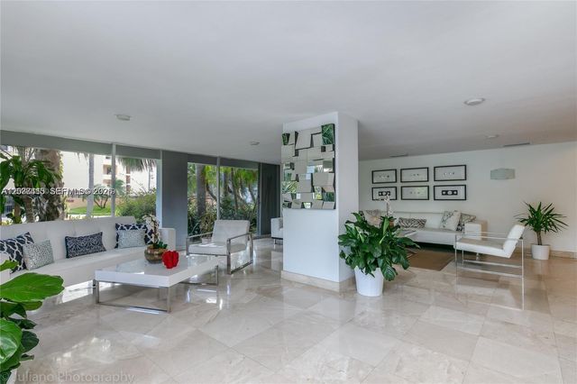 590 Ocean Drive 7C, Key Biscayne, FL 33149