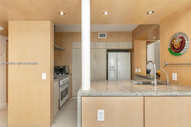 590 Ocean Drive 7C, Key Biscayne, FL 33149
