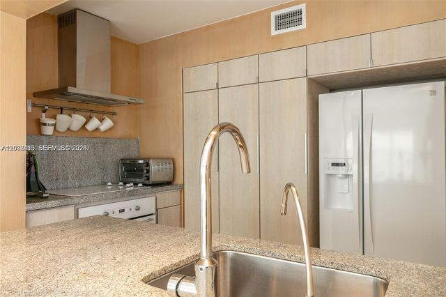 590 Ocean Drive 7C, Key Biscayne, FL 33149
