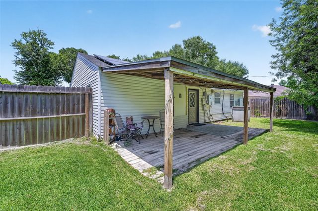 602 Parkway Street, Baytown, TX 77520
