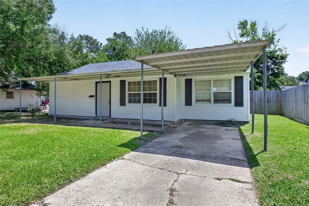 602 Parkway Street, Baytown, TX 77520