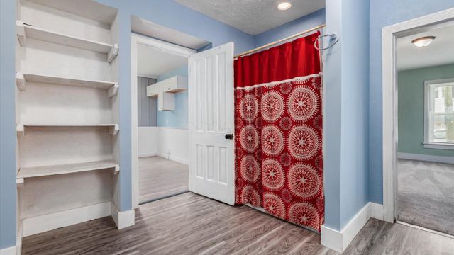 64 W Harrison Street, Newark, OH 43055