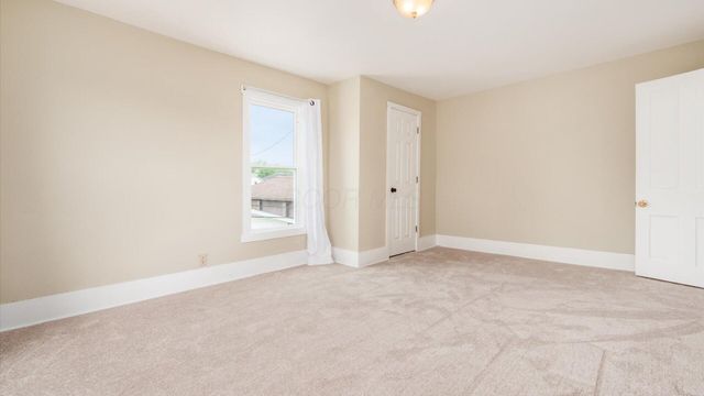 64 W Harrison Street, Newark, OH 43055