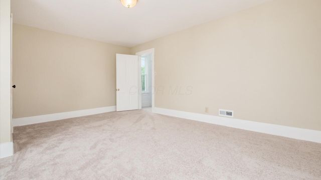64 W Harrison Street, Newark, OH 43055