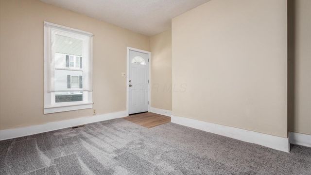 64 W Harrison Street, Newark, OH 43055