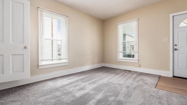 64 W Harrison Street, Newark, OH 43055