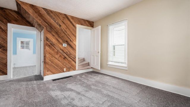 64 W Harrison Street, Newark, OH 43055