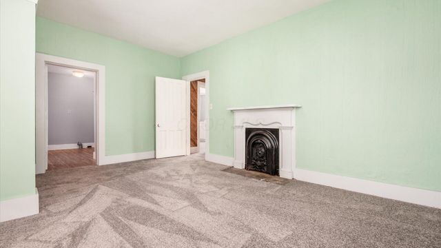 64 W Harrison Street, Newark, OH 43055