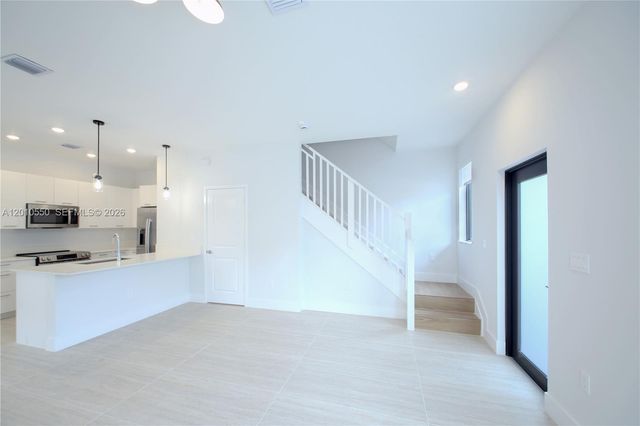 8370 NW 49th St 8370, Doral, FL 33166