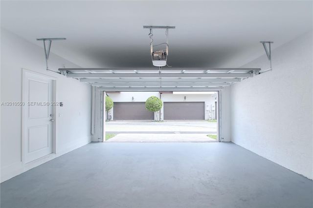 8370 NW 49th St 8370, Doral, FL 33166