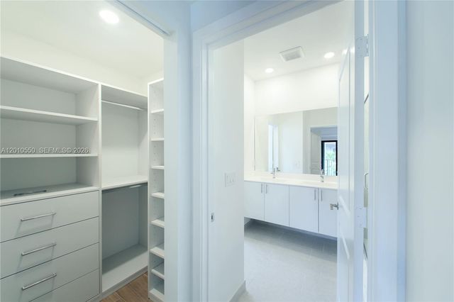 8370 NW 49th St 8370, Doral, FL 33166