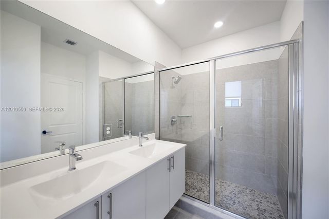 8370 NW 49th St 8370, Doral, FL 33166