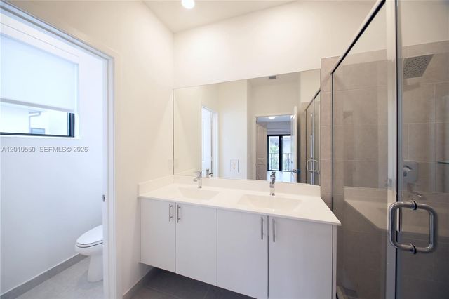 8370 NW 49th St 8370, Doral, FL 33166