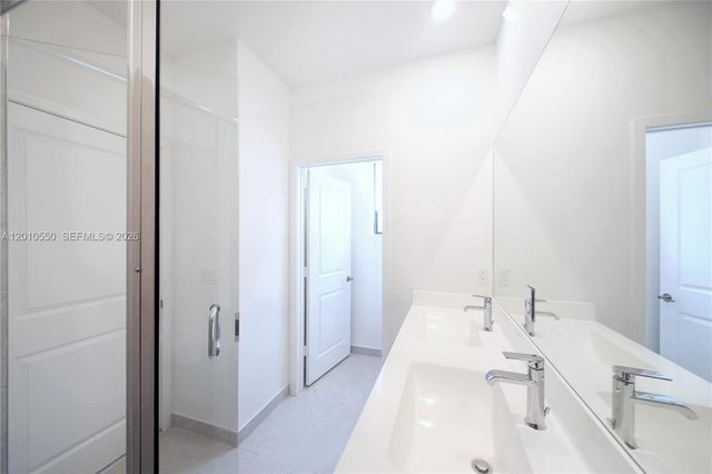 8370 NW 49th St 8370, Doral, FL 33166