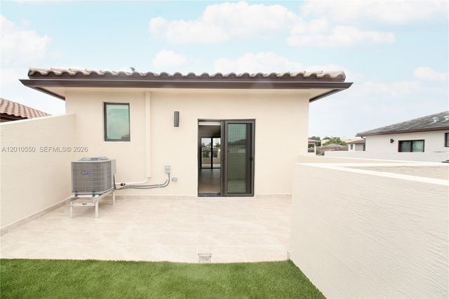 8370 NW 49th St 8370, Doral, FL 33166