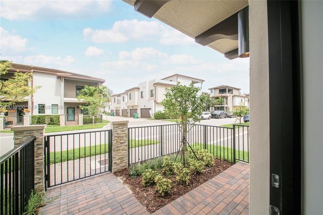 8370 NW 49th St 8370, Doral, FL 33166