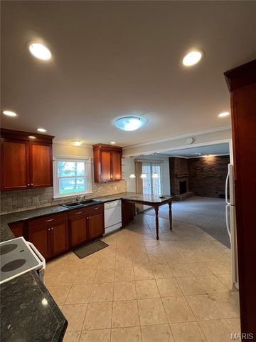 806 Camp Street, Washington, MO 63090