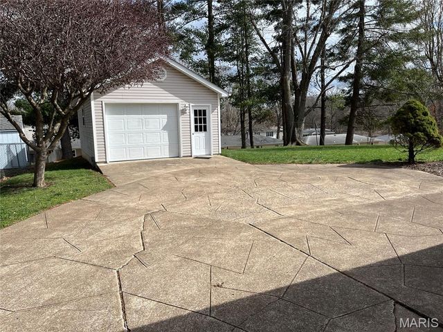 806 Camp Street, Washington, MO 63090