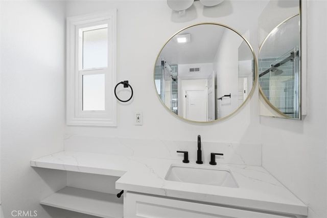 1741 Tustin 15D, Costa Mesa, CA 92627