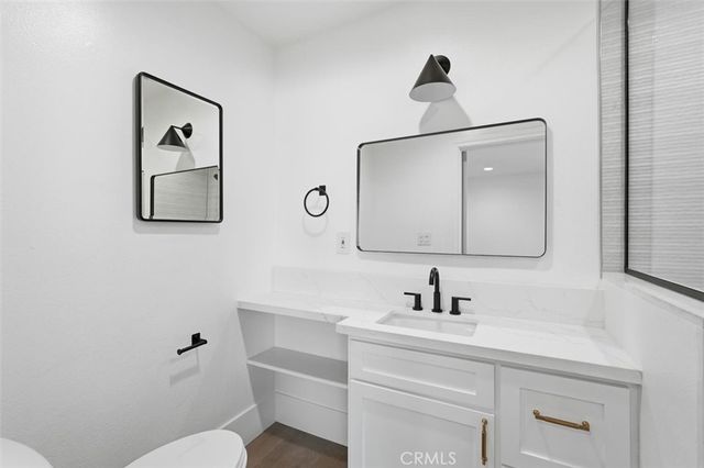 1741 Tustin 15D, Costa Mesa, CA 92627