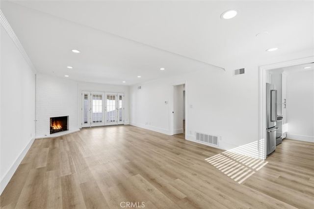 1741 Tustin 15D, Costa Mesa, CA 92627