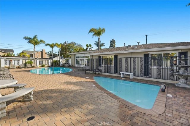 1741 Tustin 15D, Costa Mesa, CA 92627