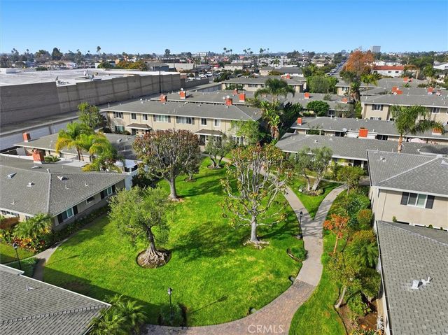 1741 Tustin 15D, Costa Mesa, CA 92627