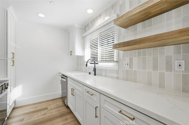 1741 Tustin 15D, Costa Mesa, CA 92627