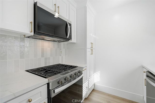 1741 Tustin 15D, Costa Mesa, CA 92627