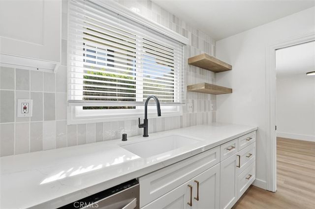 1741 Tustin 15D, Costa Mesa, CA 92627