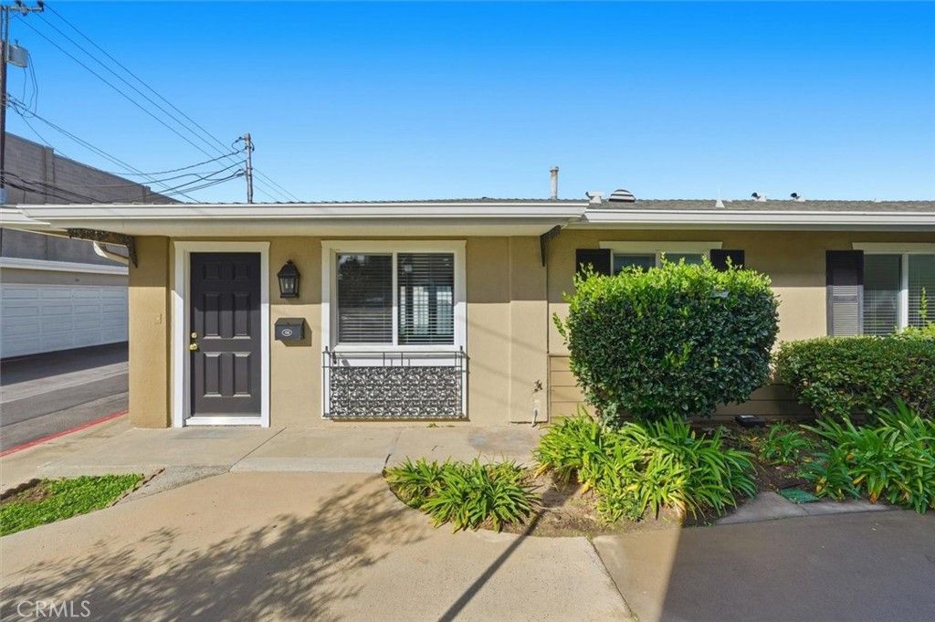 1741 Tustin 15D, Costa Mesa, CA 92627
