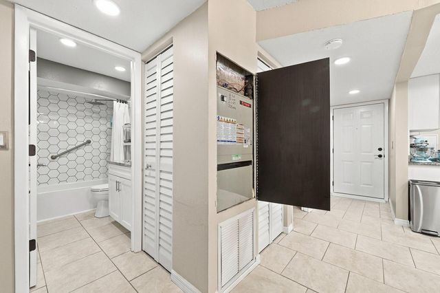 2438 ENTERPRISE ROAD 4, Clearwater, FL 33763