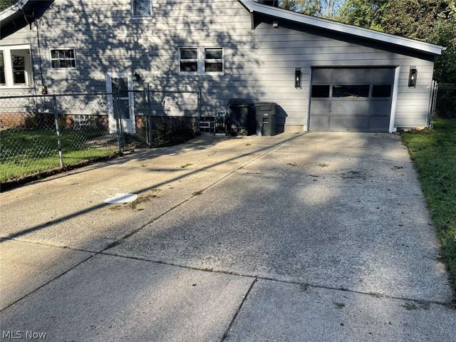 1273 Pondview Avenue, Akron, OH 44305