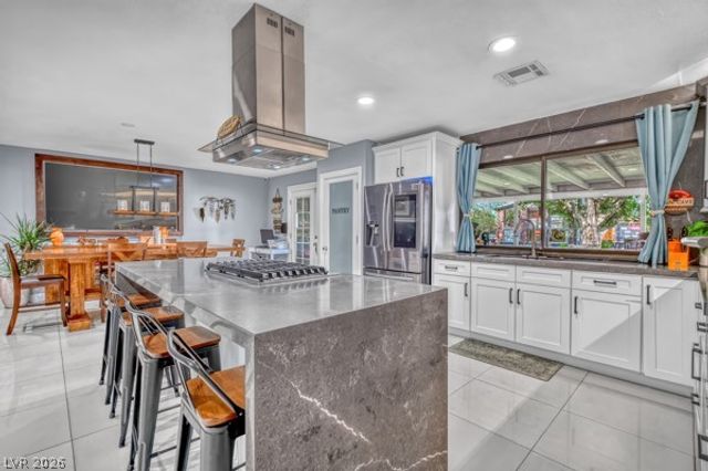 2295 North Gateway Road, Las Vegas, NV 89115