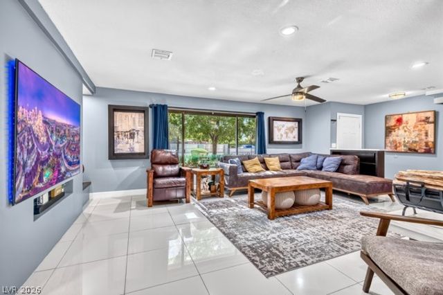 2295 North Gateway Road, Las Vegas, NV 89115