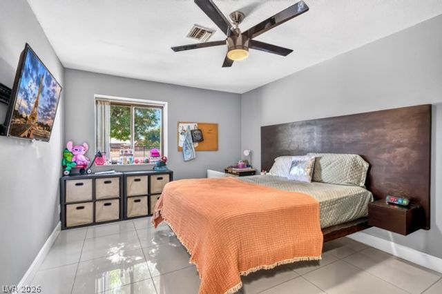 2295 North Gateway Road, Las Vegas, NV 89115