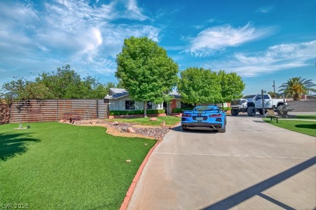 2295 North Gateway Road, Las Vegas, NV 89115