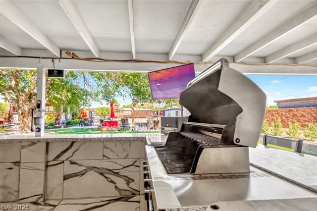 2295 North Gateway Road, Las Vegas, NV 89115