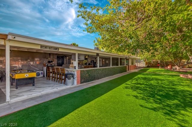 2295 North Gateway Road, Las Vegas, NV 89115