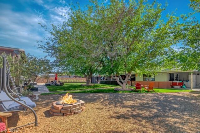 2295 North Gateway Road, Las Vegas, NV 89115