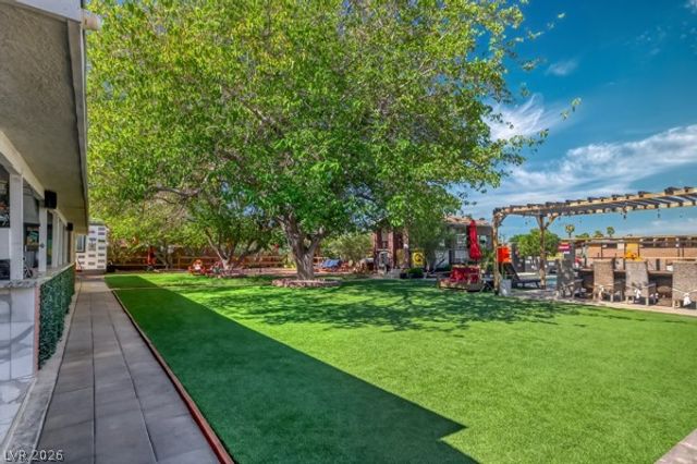 2295 North Gateway Road, Las Vegas, NV 89115