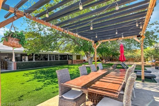 2295 North Gateway Road, Las Vegas, NV 89115