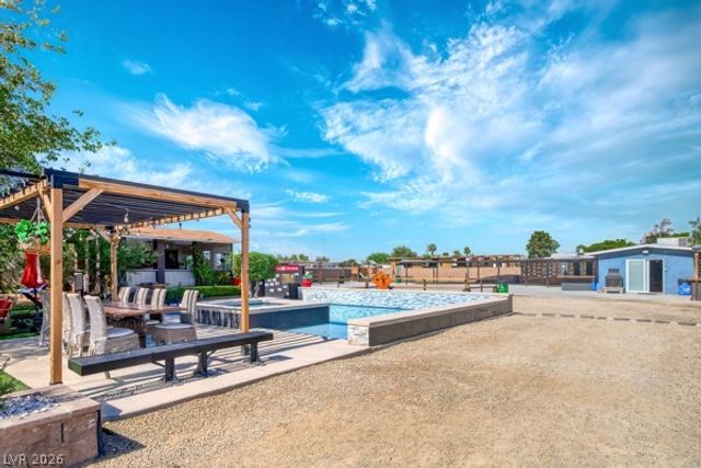 2295 North Gateway Road, Las Vegas, NV 89115