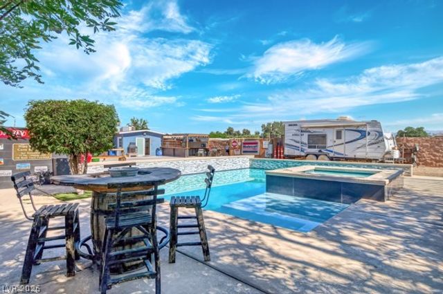 2295 North Gateway Road, Las Vegas, NV 89115