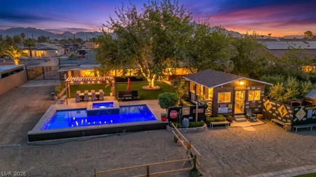 2295 North Gateway Road, Las Vegas, NV 89115