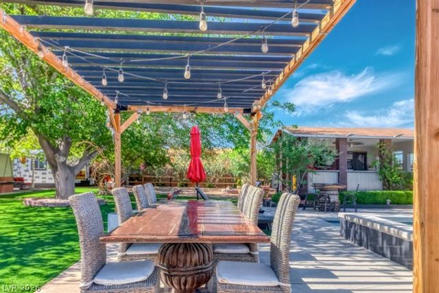 2295 North Gateway Road, Las Vegas, NV 89115